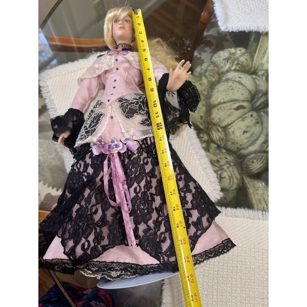 Katherine Liu AEL Porcelain Doll 23